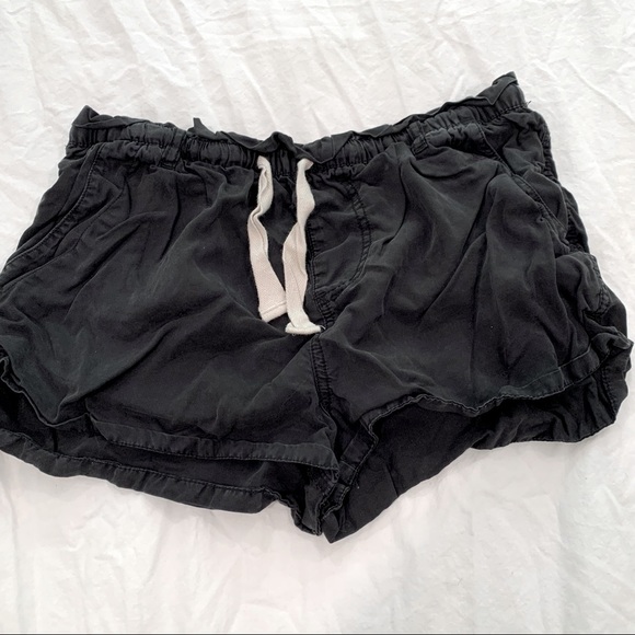 Harlow Shorts - Picture 1 of 4